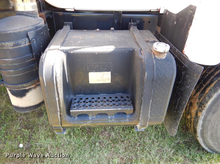 image for item EK9545 1992 Mack DM690X tank truck