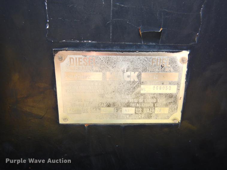 image for item EK9545 1992 Mack DM690X tank truck