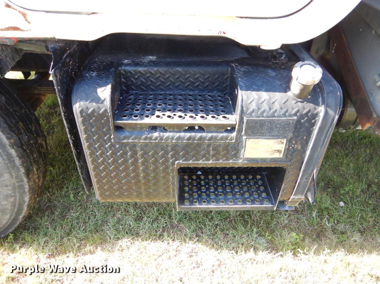 image for item EK9545 1992 Mack DM690X tank truck