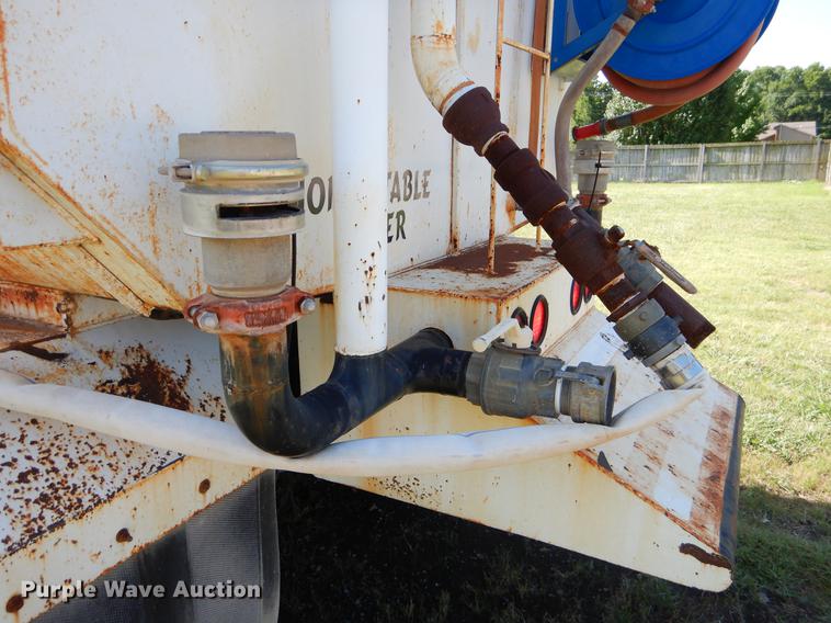 image for item EK9545 1992 Mack DM690X tank truck