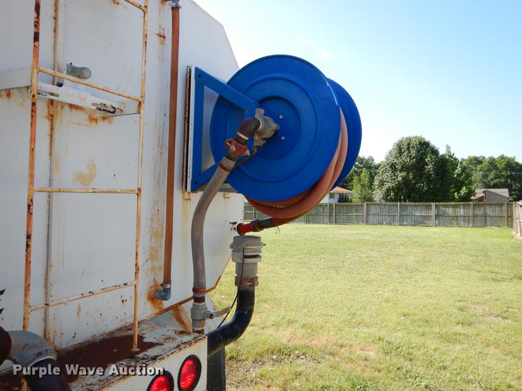 image for item EK9545 1992 Mack DM690X tank truck