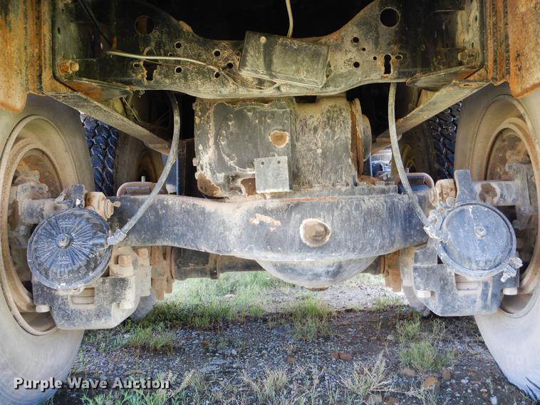 image for item EK9545 1992 Mack DM690X tank truck