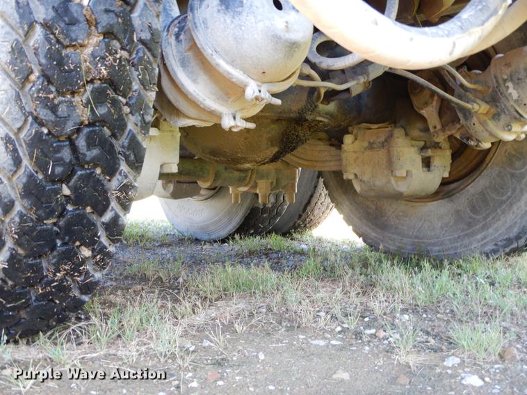 image for item EK9545 1992 Mack DM690X tank truck