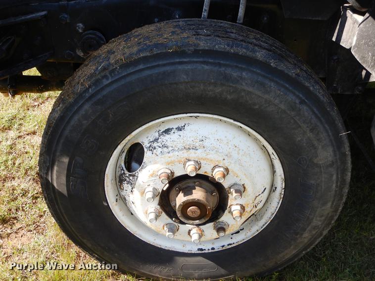 image for item EK9545 1992 Mack DM690X tank truck