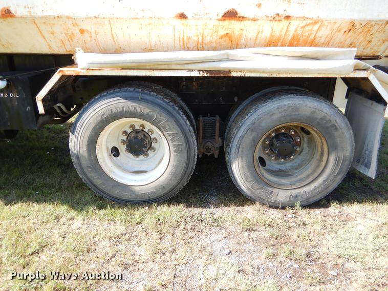 image for item EK9545 1992 Mack DM690X tank truck