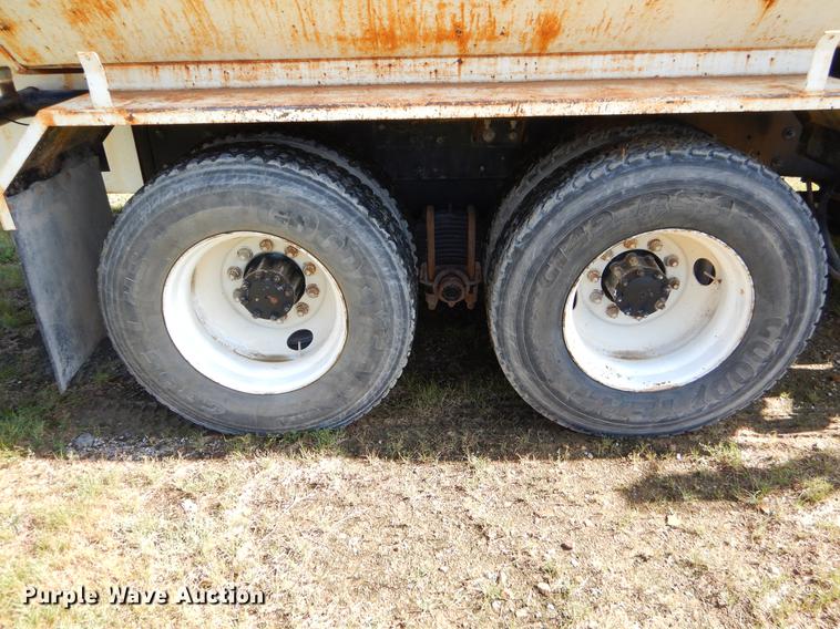 image for item EK9545 1992 Mack DM690X tank truck