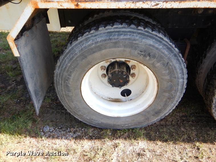 image for item EK9545 1992 Mack DM690X tank truck