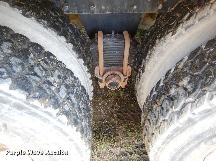 image for item EK9545 1992 Mack DM690X tank truck