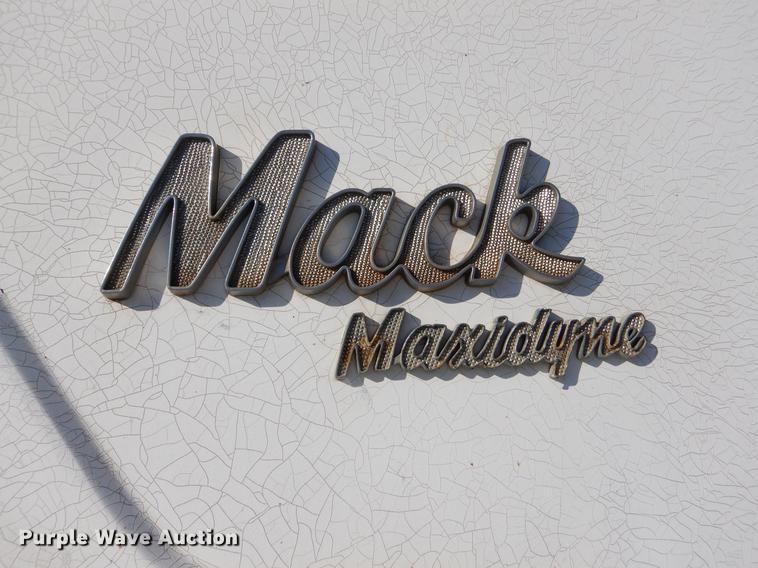 image for item EK9545 1992 Mack DM690X tank truck