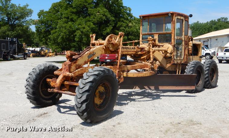 image for item EK9546 1947 Caterpillar 12 rigid frame motor grader