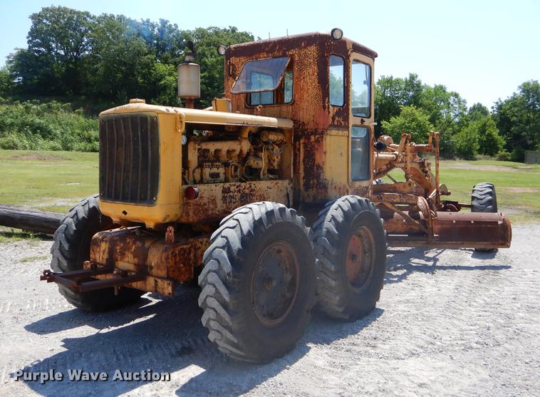 image for item EK9546 1947 Caterpillar 12 rigid frame motor grader