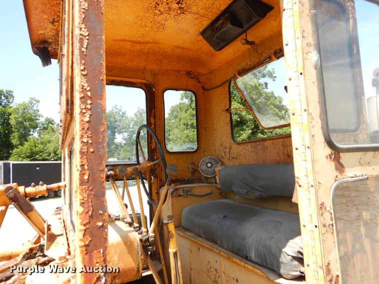 image for item EK9546 1947 Caterpillar 12 rigid frame motor grader