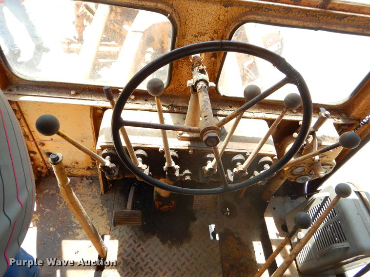 image for item EK9546 1947 Caterpillar 12 rigid frame motor grader