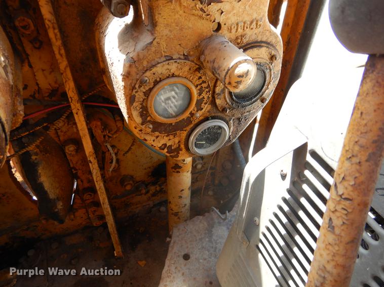 image for item EK9546 1947 Caterpillar 12 rigid frame motor grader