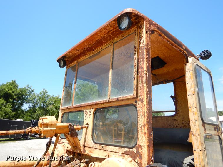 image for item EK9546 1947 Caterpillar 12 rigid frame motor grader