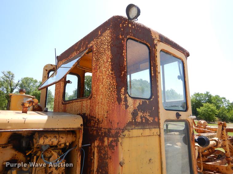 image for item EK9546 1947 Caterpillar 12 rigid frame motor grader