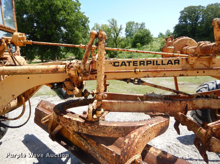 image for item EK9546 1947 Caterpillar 12 rigid frame motor grader