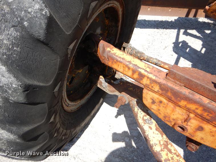 image for item EK9546 1947 Caterpillar 12 rigid frame motor grader