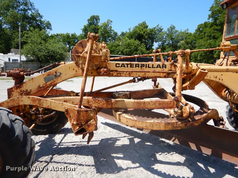 image for item EK9546 1947 Caterpillar 12 rigid frame motor grader