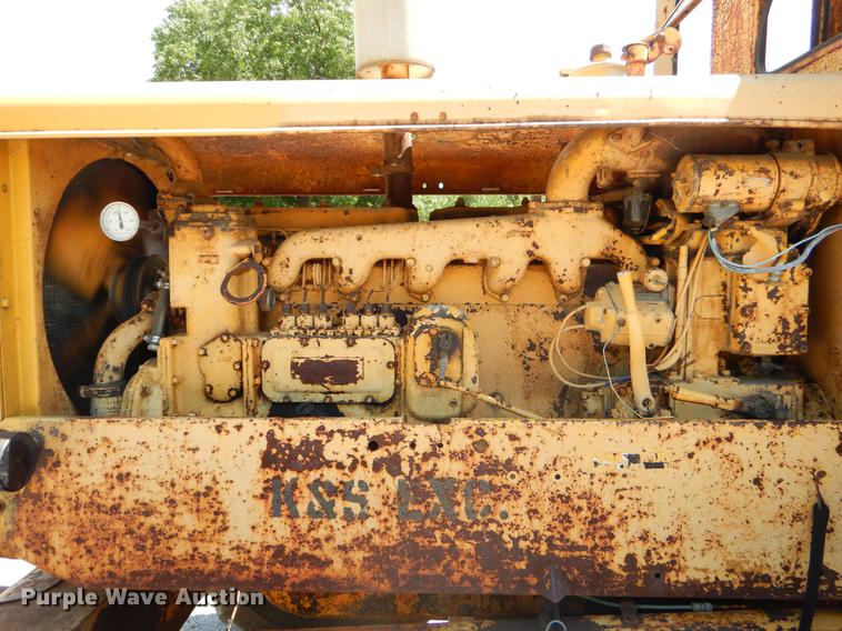 image for item EK9546 1947 Caterpillar 12 rigid frame motor grader