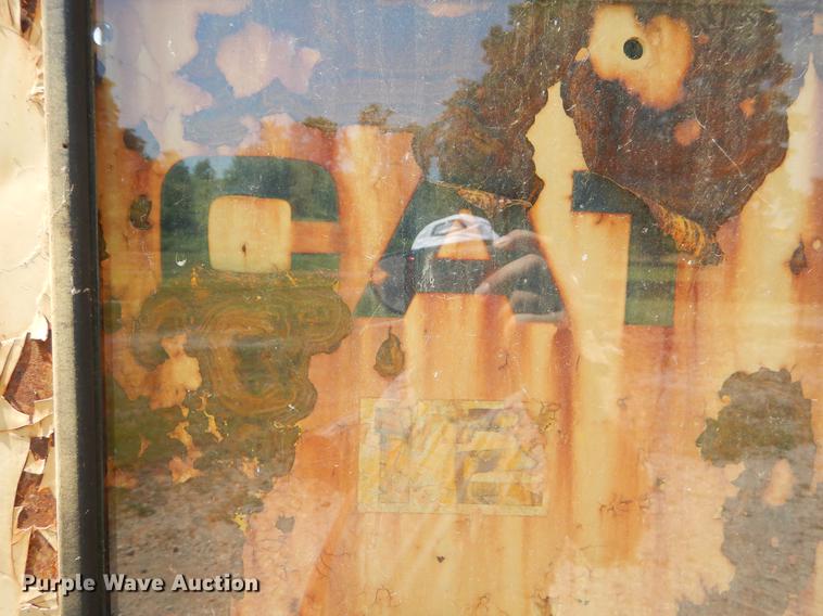 image for item EK9546 1947 Caterpillar 12 rigid frame motor grader