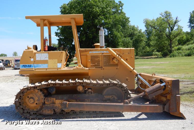image for item EK9550 1984 International TD12 dozer