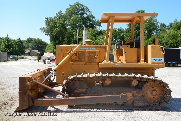 image for item EK9550 1984 International TD12 dozer