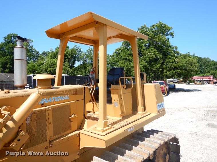image for item EK9550 1984 International TD12 dozer