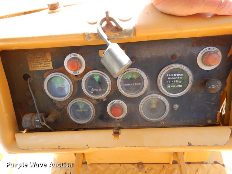 image for item EK9550 1984 International TD12 dozer