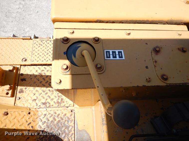 image for item EK9550 1984 International TD12 dozer