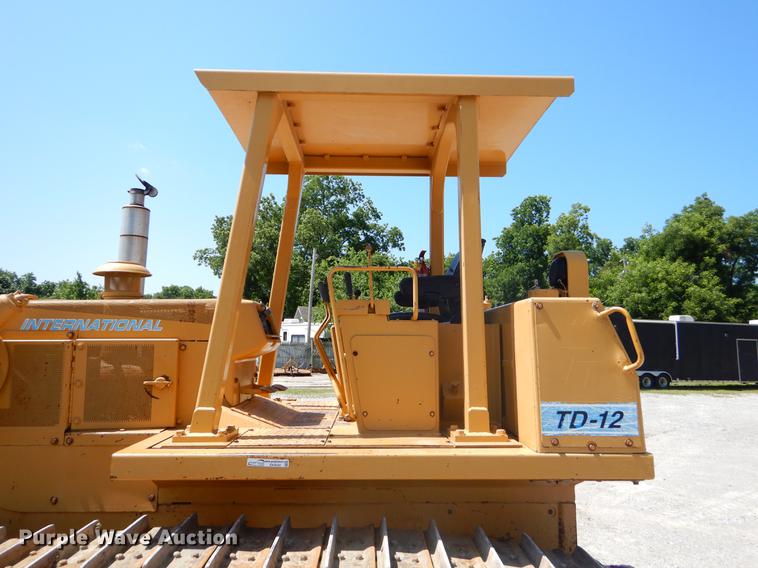 image for item EK9550 1984 International TD12 dozer