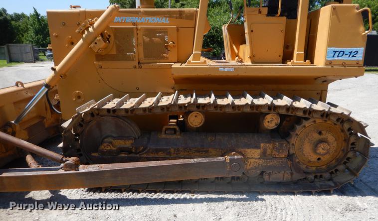 image for item EK9550 1984 International TD12 dozer