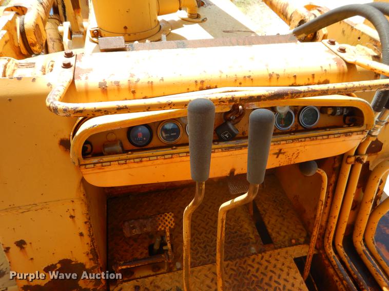 image for item EK9551 1978 Dresser 175C track loader