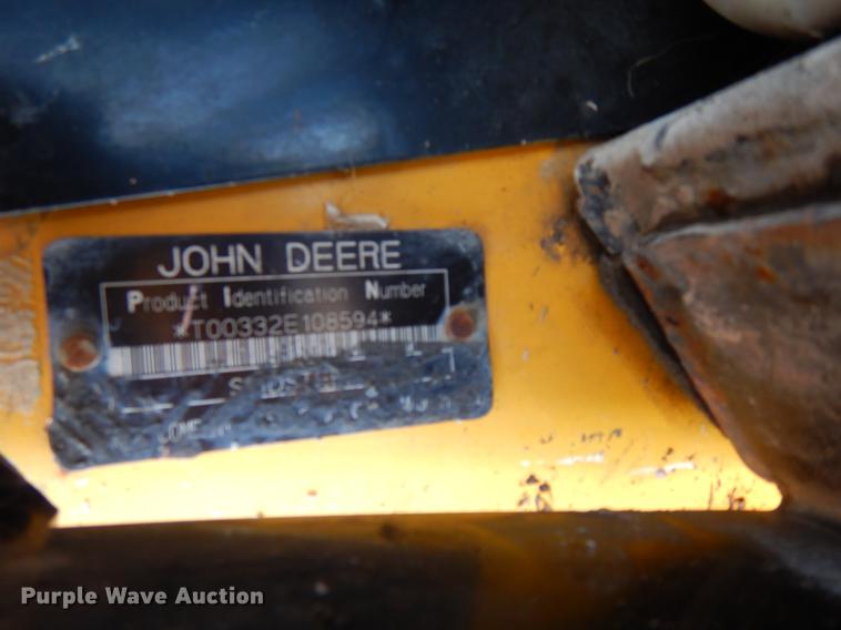 image for item EK9552 2005 John Deere 332 skid steer
