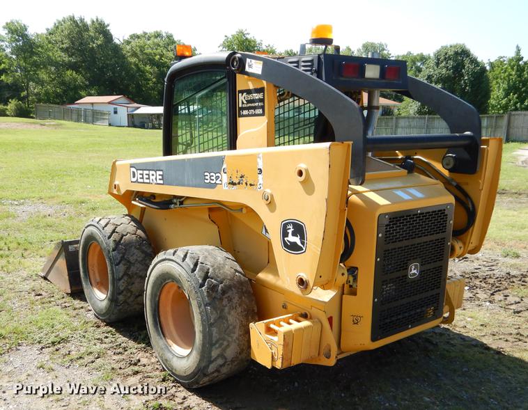 image for item EK9553 2007 John Deere 332 skid steer