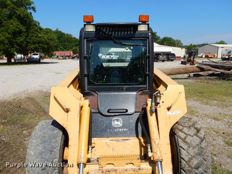 image for item EK9553 2007 John Deere 332 skid steer