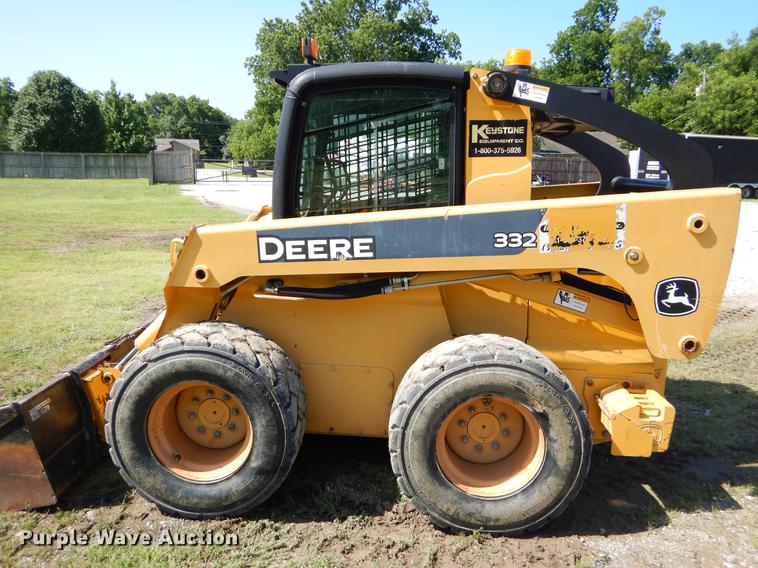 image for item EK9553 2007 John Deere 332 skid steer