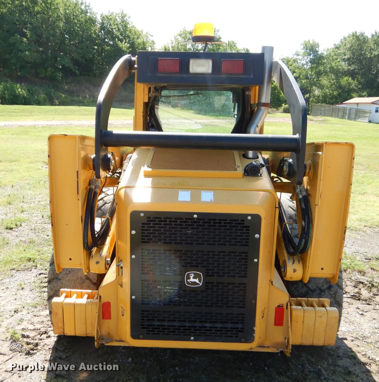 image for item EK9553 2007 John Deere 332 skid steer