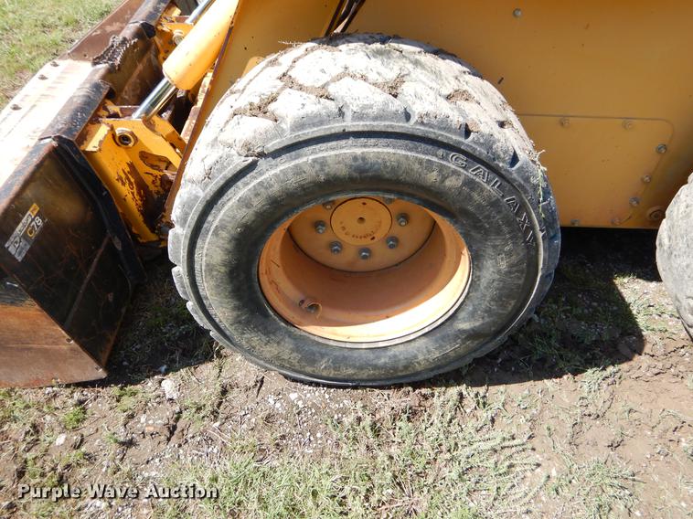 image for item EK9553 2007 John Deere 332 skid steer