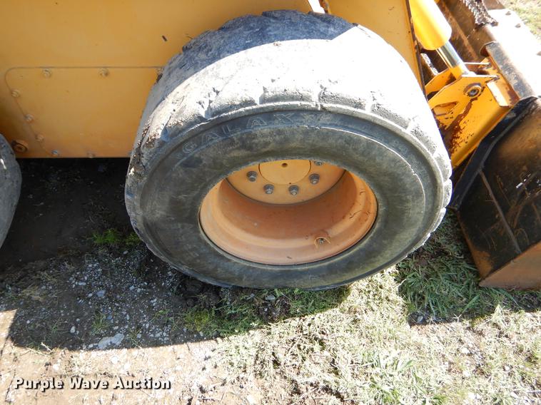 image for item EK9553 2007 John Deere 332 skid steer