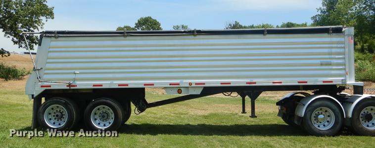 image for item EK9557 2007 Travis S96 end dump trailer