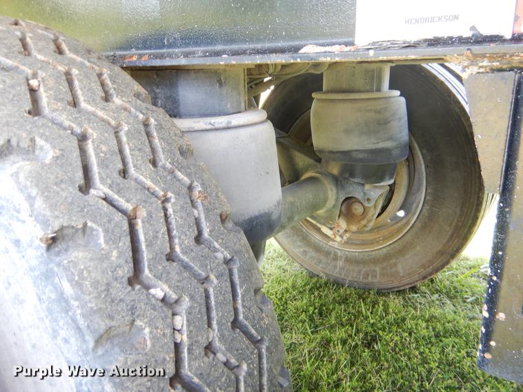 image for item EK9557 2007 Travis S96 end dump trailer