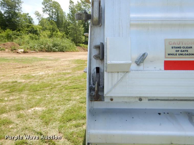 image for item EK9557 2007 Travis S96 end dump trailer