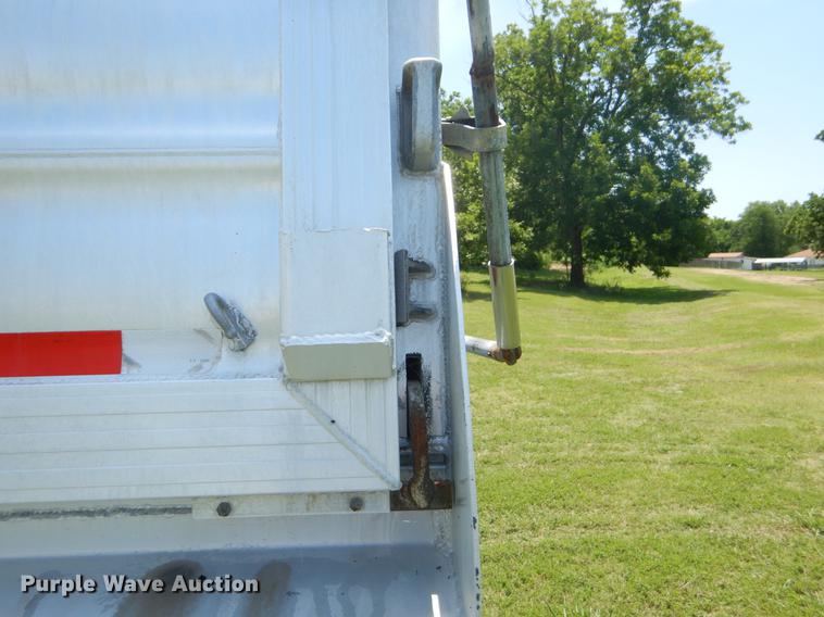 image for item EK9557 2007 Travis S96 end dump trailer