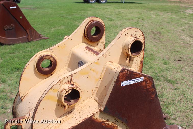 image for item EK9559 John Deere HIT270 bucket