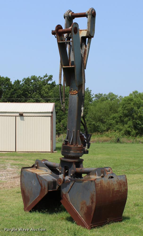 image for item EK9562 Bateman clamshell bucket