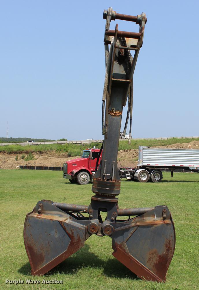 image for item EK9562 Bateman clamshell bucket