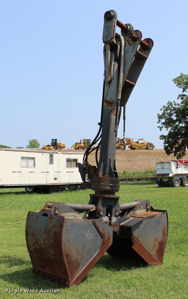 image for item EK9562 Bateman clamshell bucket