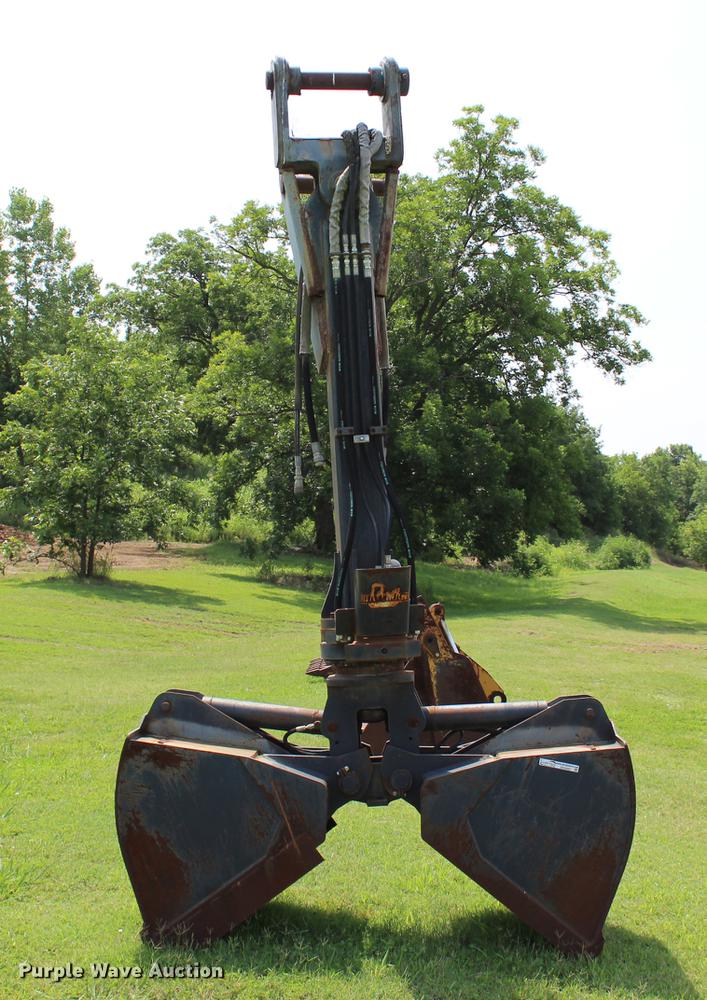 image for item EK9562 Bateman clamshell bucket