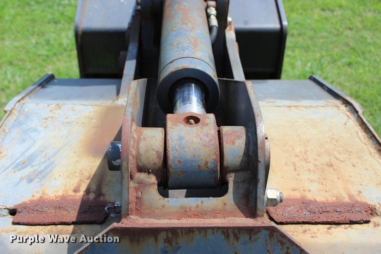 image for item EK9562 Bateman clamshell bucket